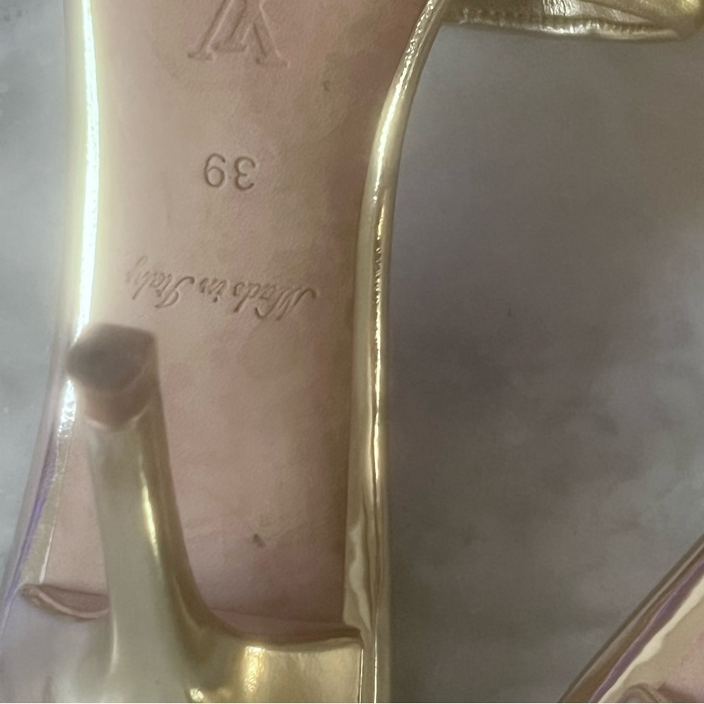 Louis Vuitton gold embossed sandals - Picture 5 of 9